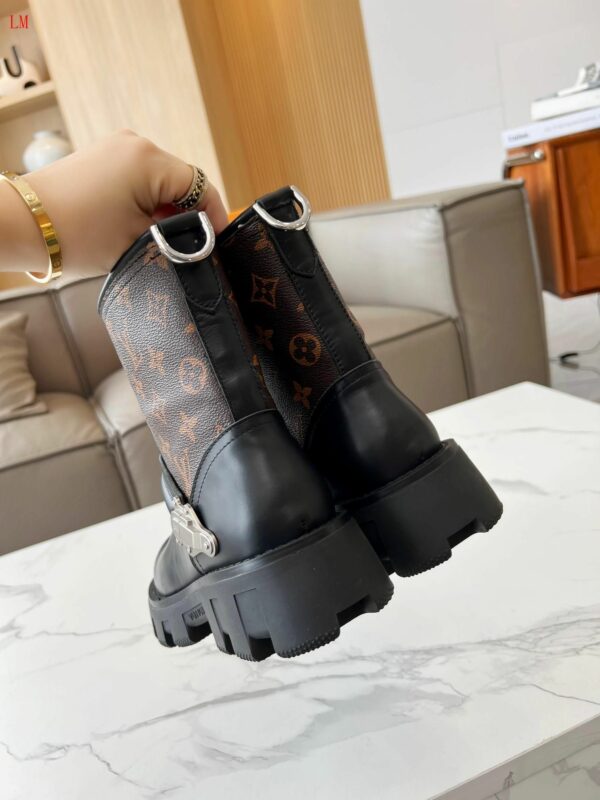 New Collection Fashion Women LV Shoes 1000