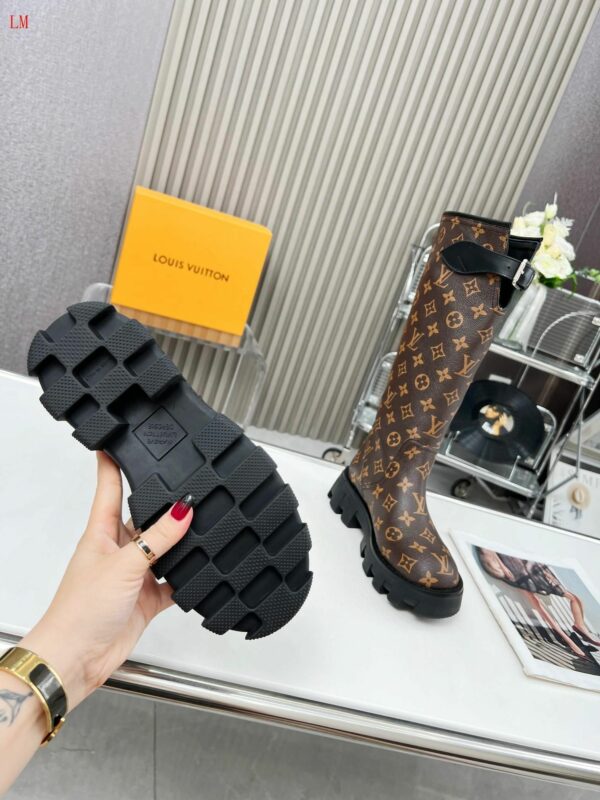 New Collection Fashion Women LV Shoes 1001