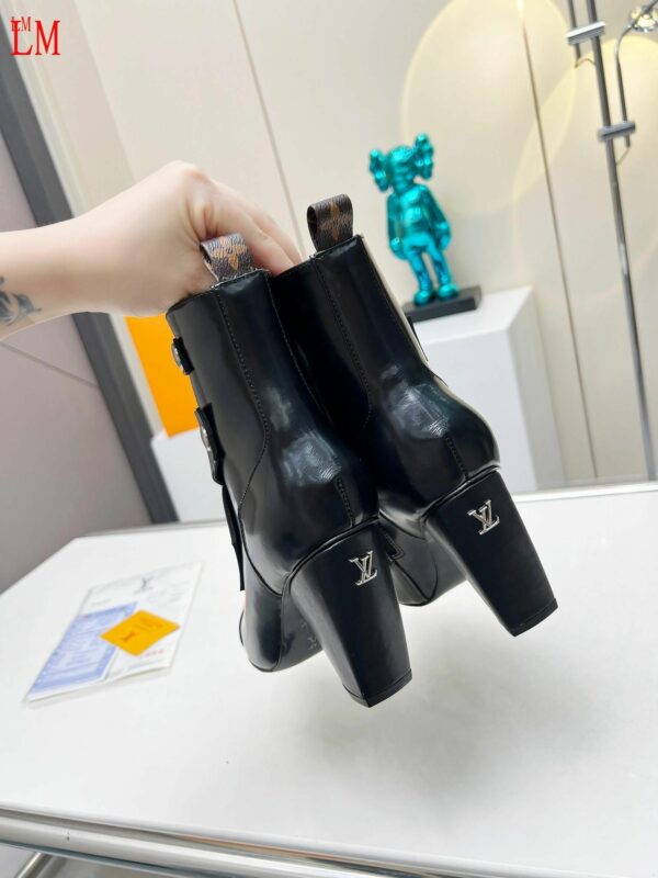 New Collection Fashion Women LV Shoes 1030
