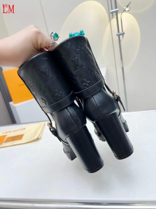 New Collection Fashion Women LV Shoes 1035