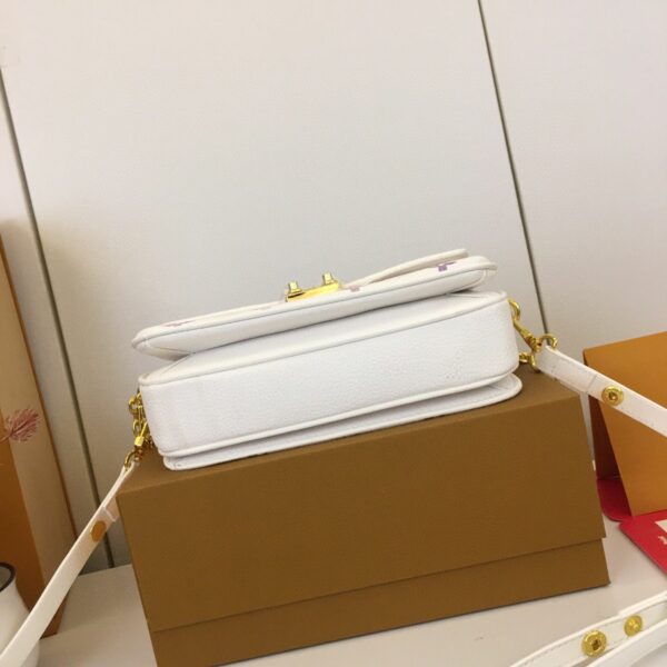 Luxury LV Handbag M25682-M46279