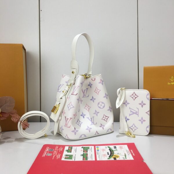 Luxury LV Handbag M25591