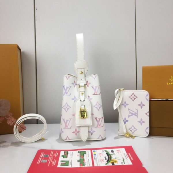 Luxury LV Handbag M25591