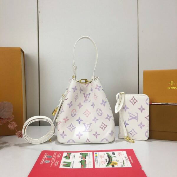 Luxury LV Handbag M25591