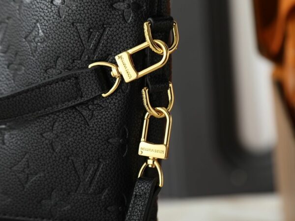 Luxury LV Handbag M41544