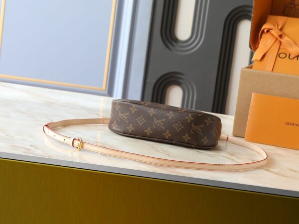 Luxury LV Handbag M25223