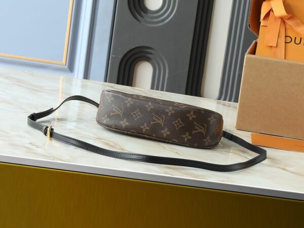 Luxury LV Handbag M25223