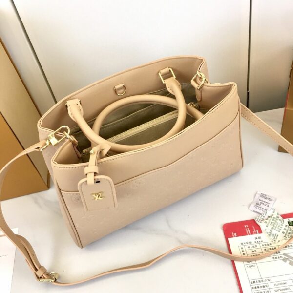 Luxury LV Handbag M25577