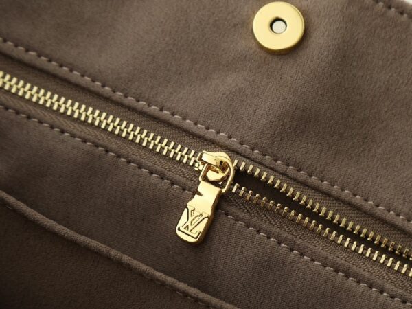 Luxury LV Handbag M25860
