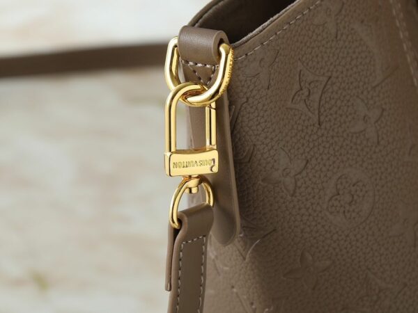 Luxury LV Handbag M25860