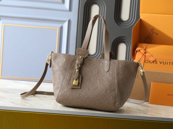 Luxury LV Handbag M25860