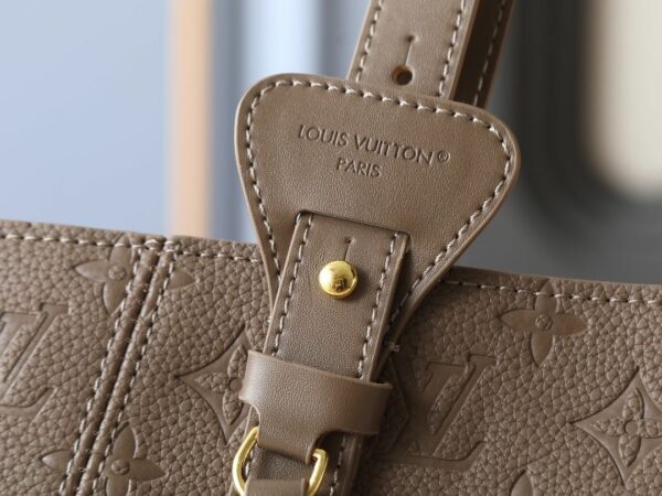 Luxury LV Handbag M25860
