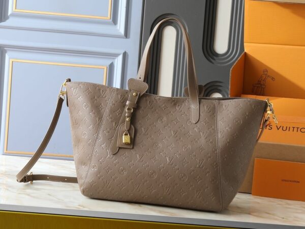 Luxury LV Handbag M25860
