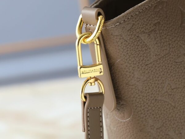 Luxury LV Handbag M25860