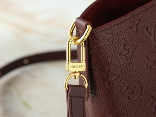 Luxury LV Handbag M25860