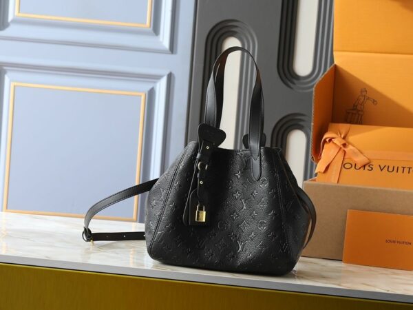 Luxury LV Handbag M25860