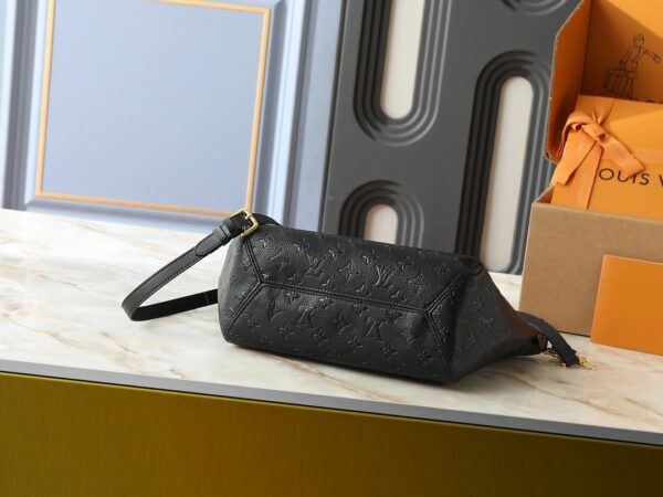 Luxury LV Handbag M25860