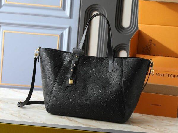 Luxury LV Handbag M25860