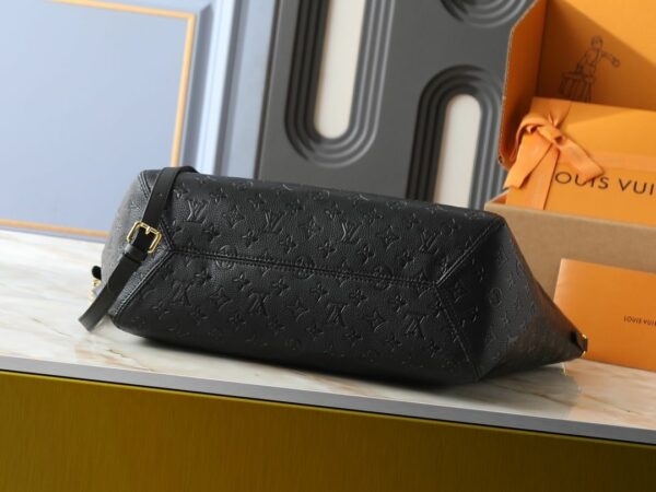 Luxury LV Handbag M25860