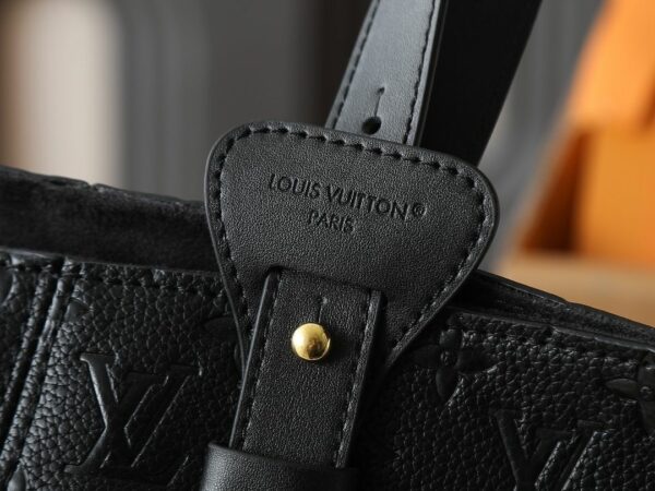 Luxury LV Handbag M25860