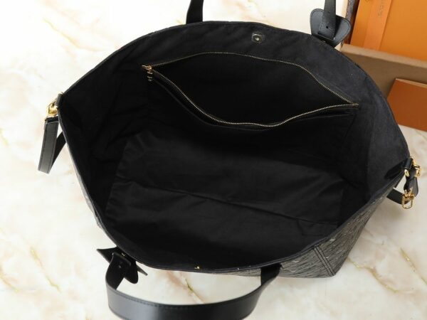 Luxury LV Handbag M25860