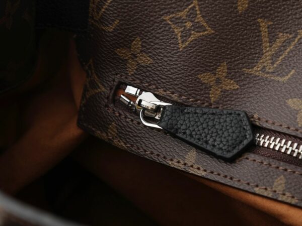 Luxury LV Handbag M23153