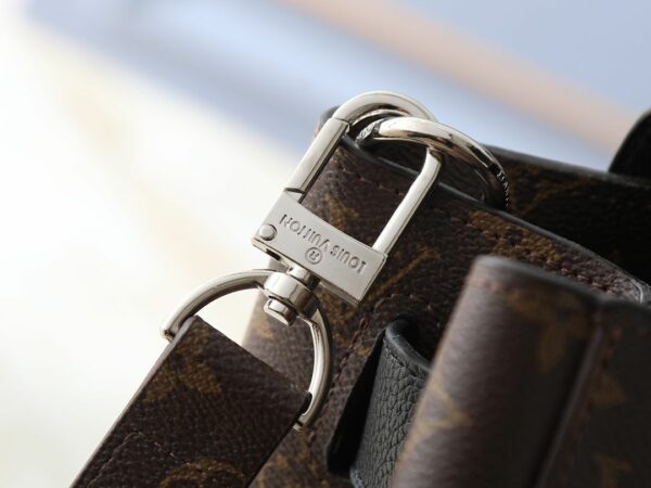 Luxury LV Handbag M23153