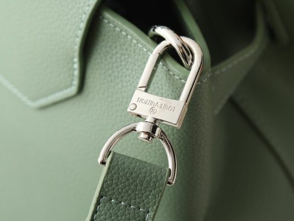 Luxury LV Handbag M23153