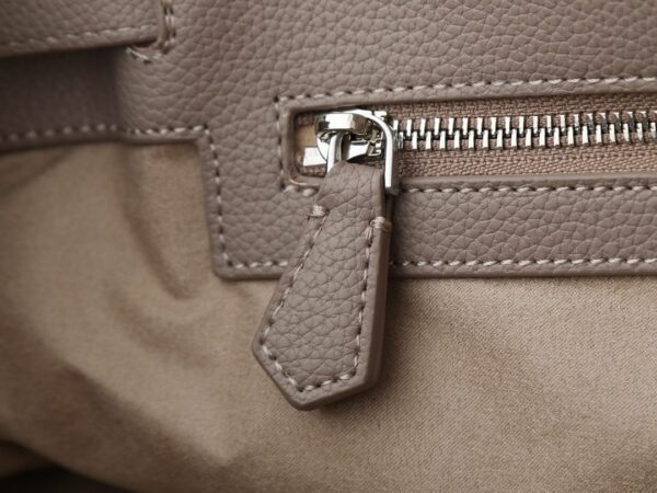 Luxury LV Handbag M23153