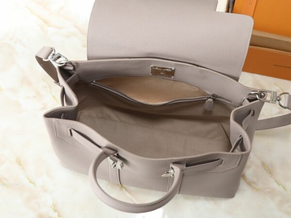 Luxury LV Handbag M23153