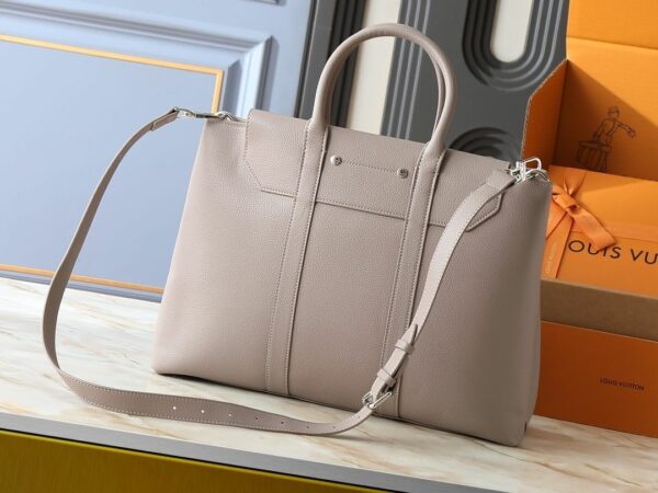 Luxury LV Handbag M23153