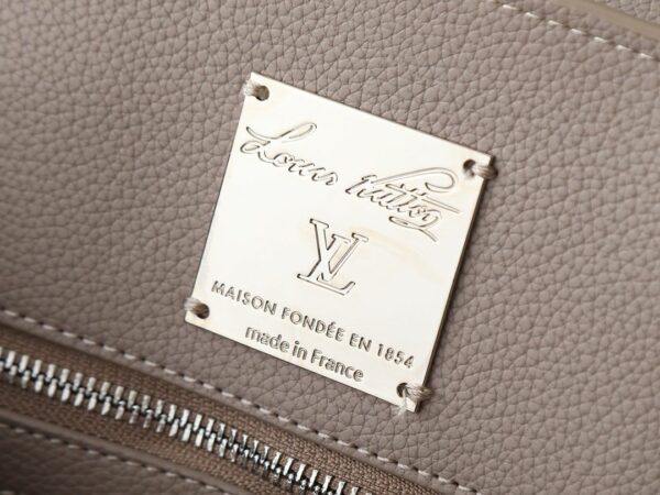 Luxury LV Handbag M23153