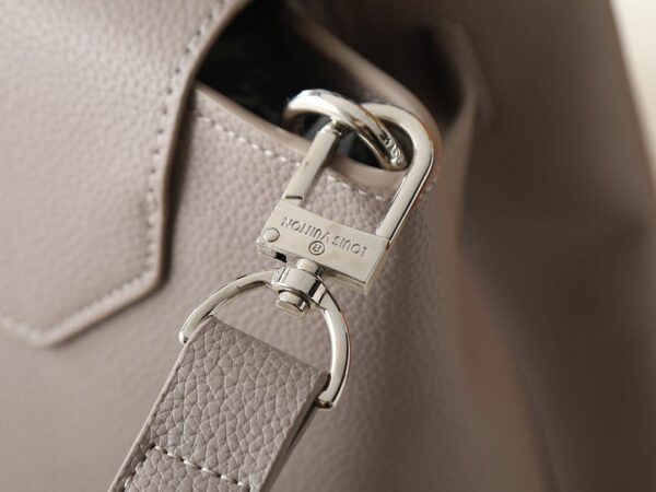 Luxury LV Handbag M23153