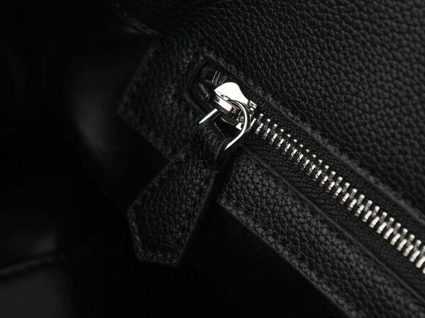 Luxury LV Handbag M23153