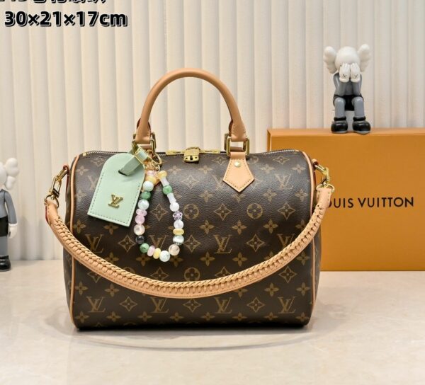 Luxury LV Handbag M15107