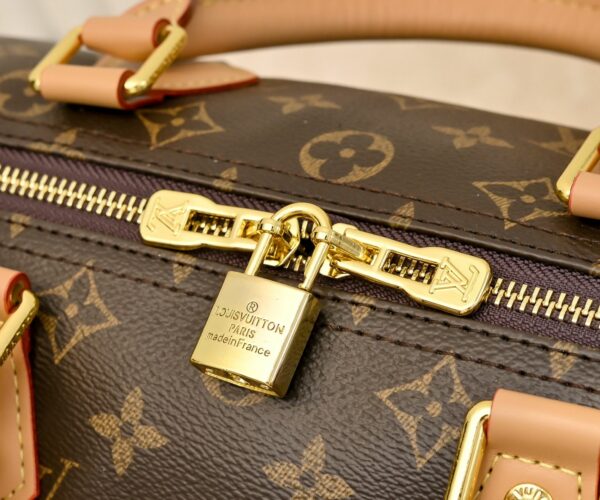 Luxury LV Handbag M15107