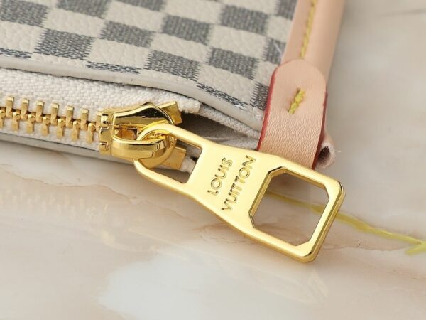 Luxury LV Handbag M24141