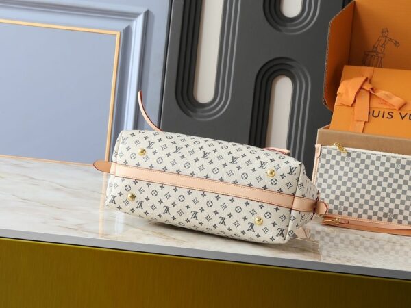 Luxury LV Handbag M24141