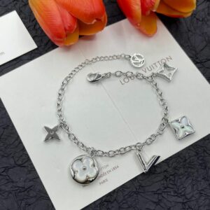 New Collection Fashion LV Bracelet 144