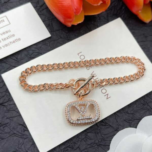 New Collection Fashion LV Bracelet 140