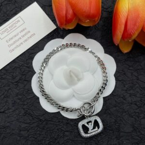 New Collection Fashion LV Bracelet 139