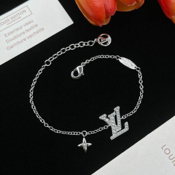 New Collection Fashion LV Bracelet 132