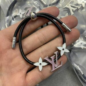 New Collection Fashion LV Bracelet 130