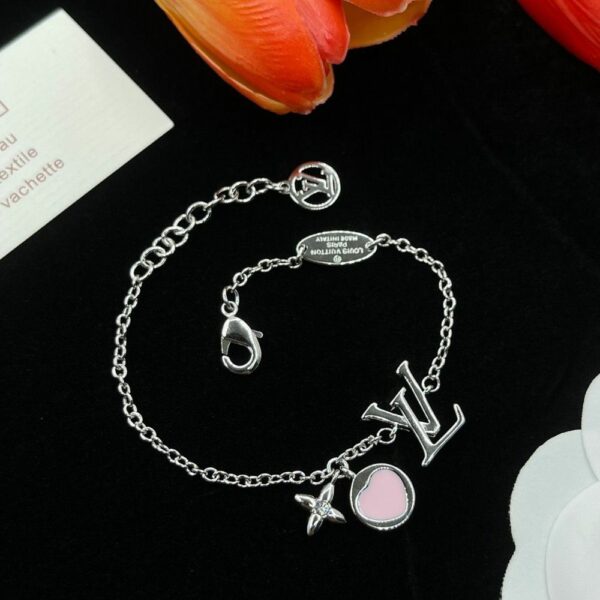 New Collection Fashion LV Bracelet 122
