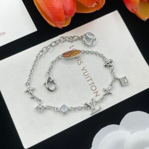 New Collection Fashion LV Bracelet 111