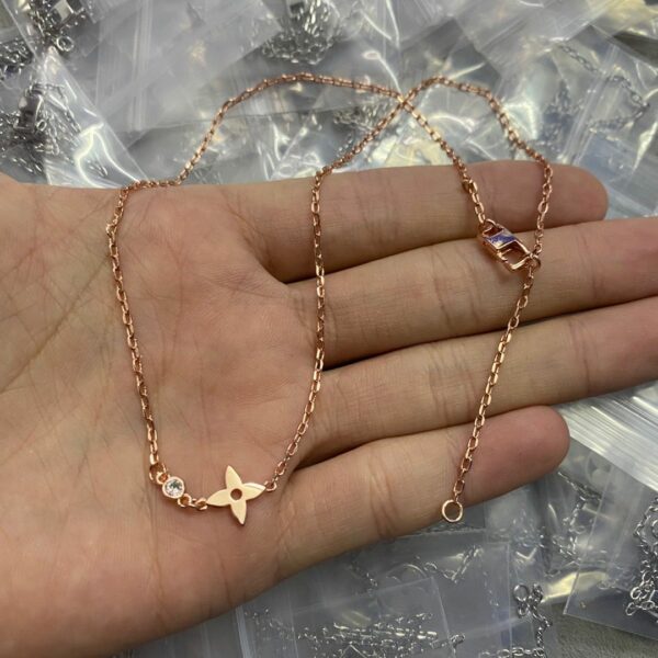 New Collection Fashion LV Necklace 096