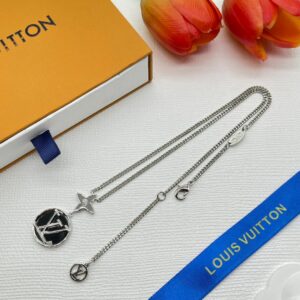 New Collection Fashion LV Necklace 020