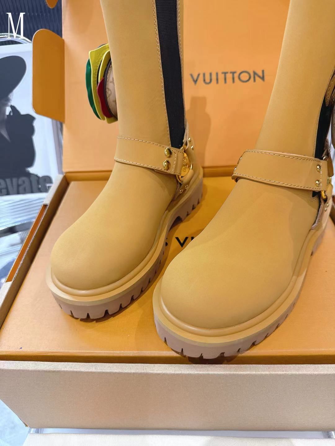 New Collection Fashion Women LV Shoes 1076 New Collection Fashion Women LV Shoes 1076