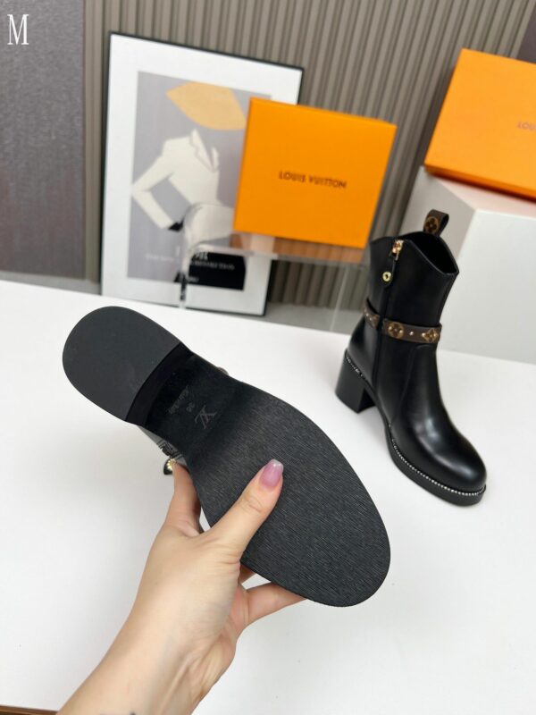 New Collection Fashion Women LV Shoes 1094