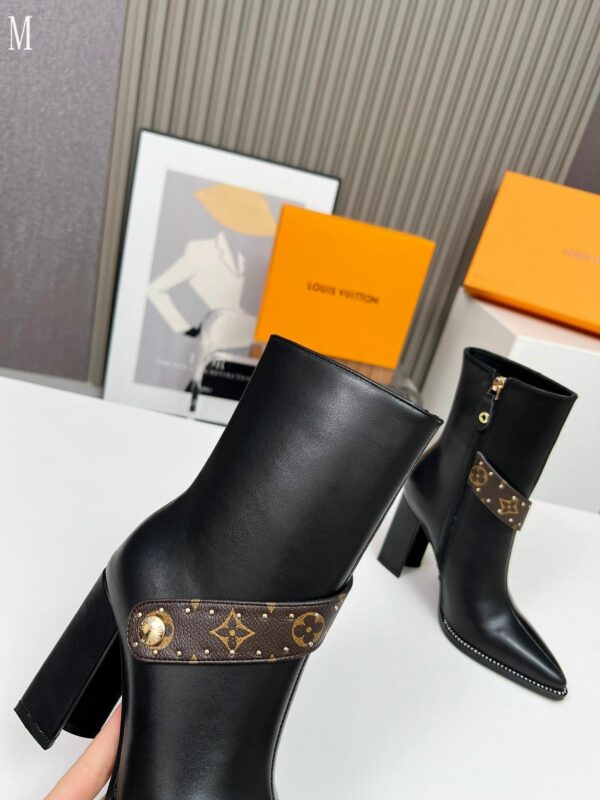 New Collection Fashion Women LV Shoes 1103